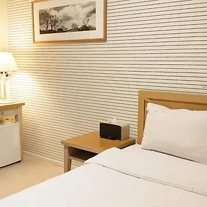 https://golden-park-hotel.jejukoreahotels.com