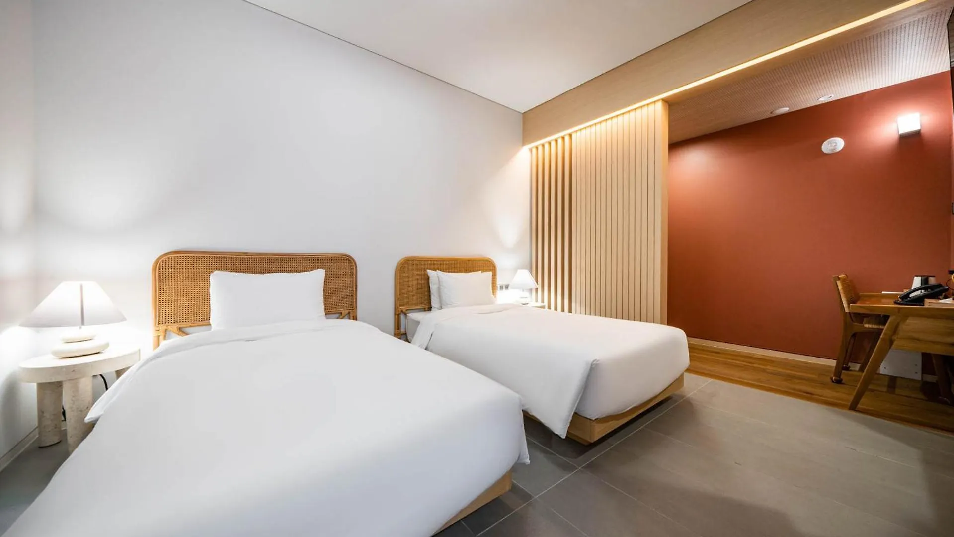 Hound Hotel Haeundae Signature Busan 2*,