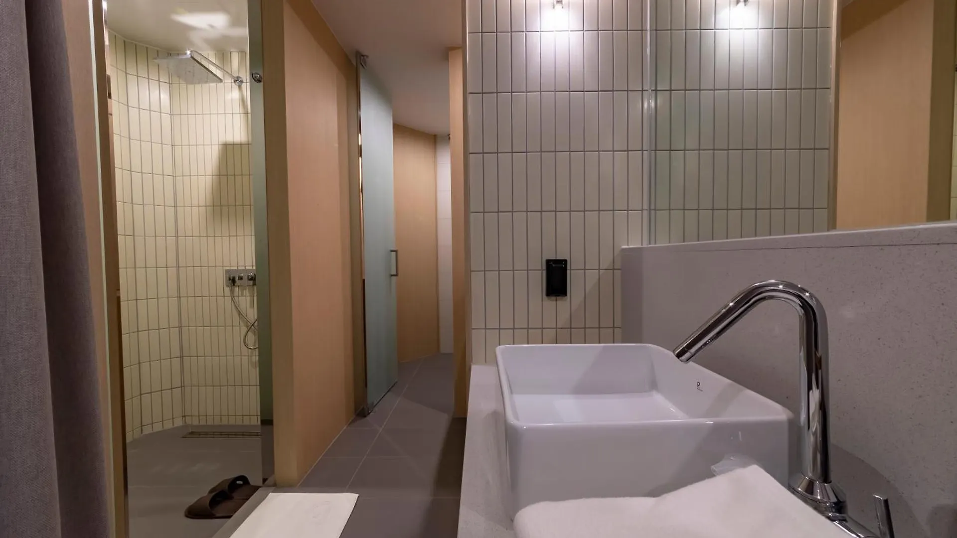 Hound Hotel Haeundae Signature Busan 2*,  South Korea