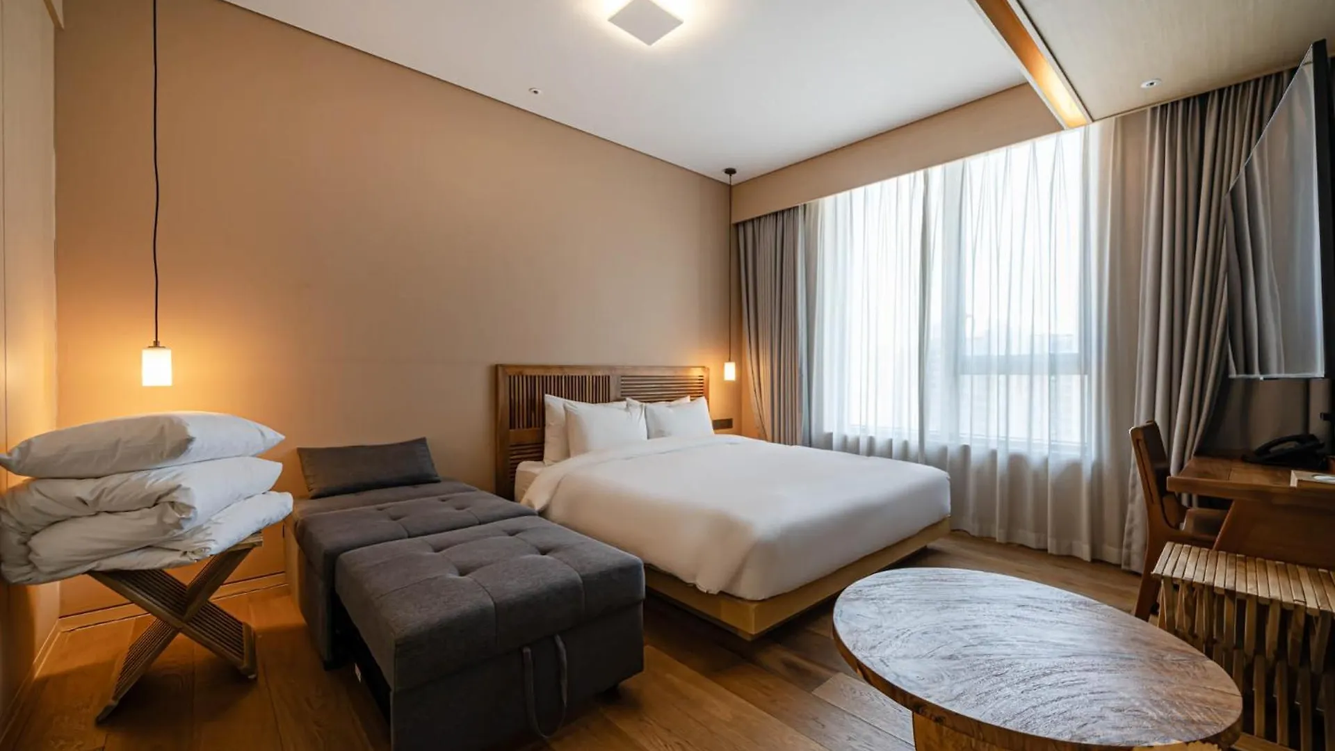 Hound Hotel Haeundae Signature Busan 2*,  South Korea
