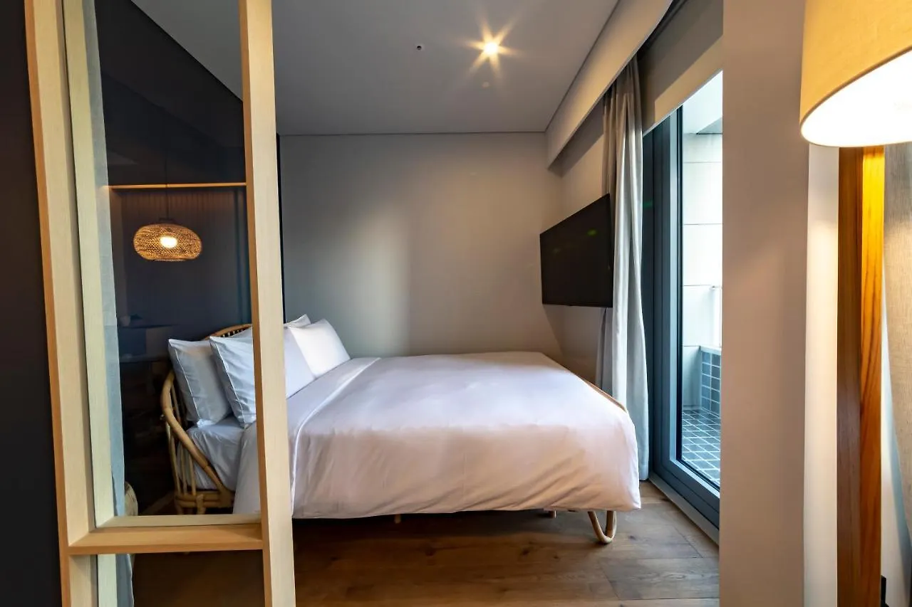 Hound Hotel Haeundae Signature Pusan 2*,